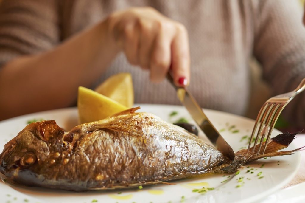 فوائد خوردن ماهی که باید در دوران بارداری بدانید