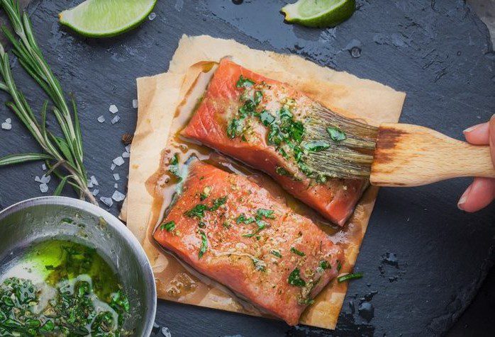 9 اشتباه رایج در طبخ ماهی که باید حتما بدانید